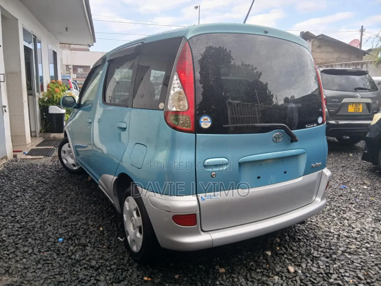 Toyota Fun Cargo 2004 Blue