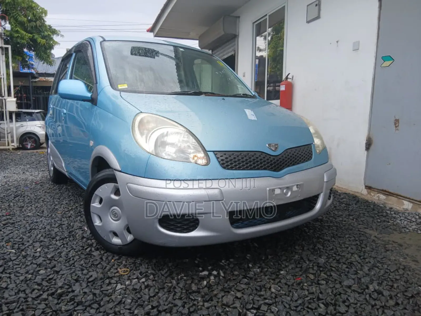 Toyota Fun Cargo 2004 Blue