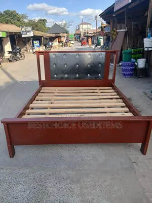 5/6 Kitanda Used Mbao Na Sofa Bei Ni 