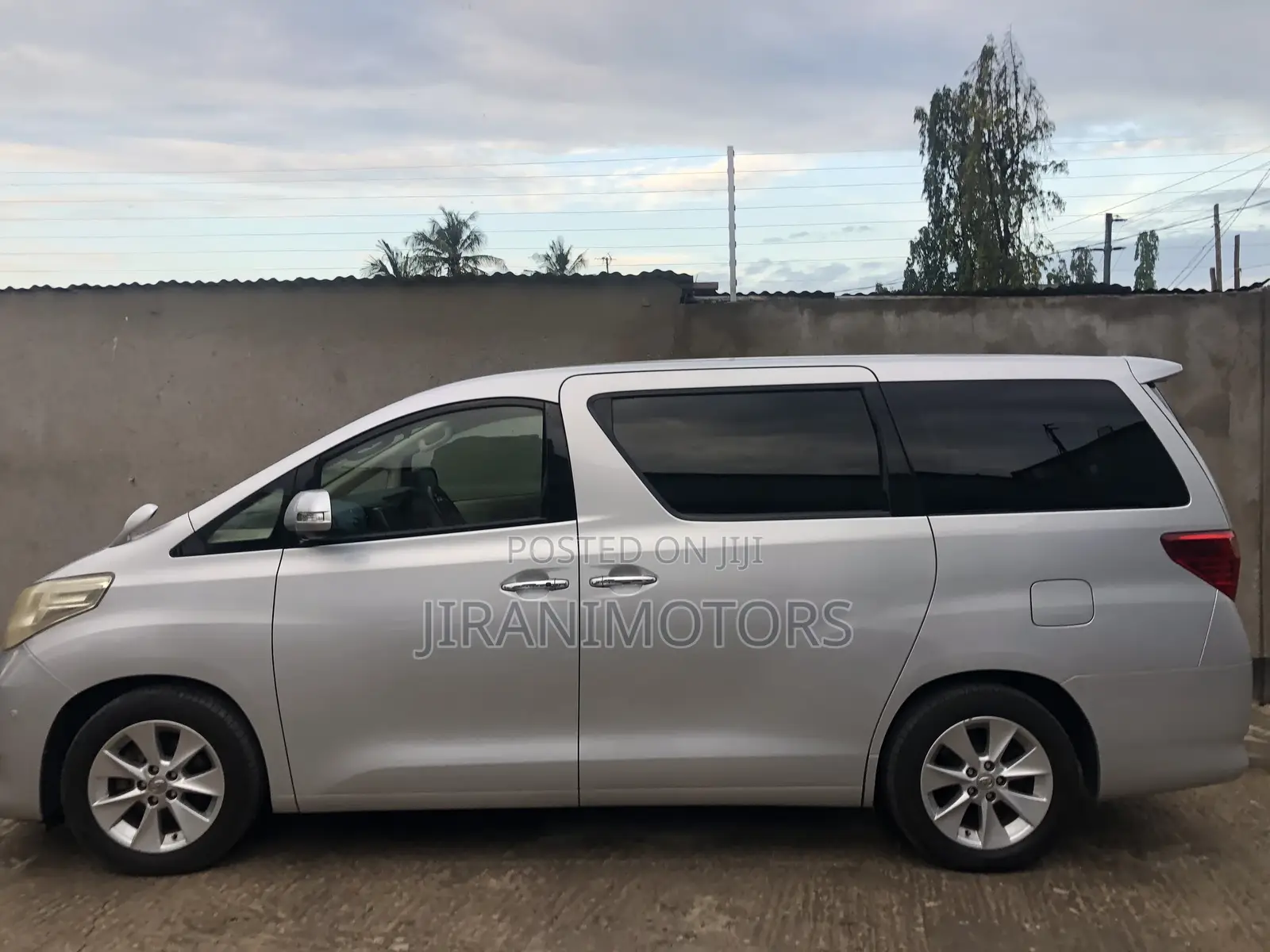 Toyota Alphard 2.4 Petrol AWD 2009 Silver
