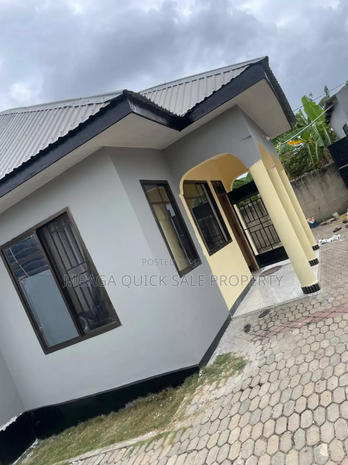 3bdrm House in Goba for sale