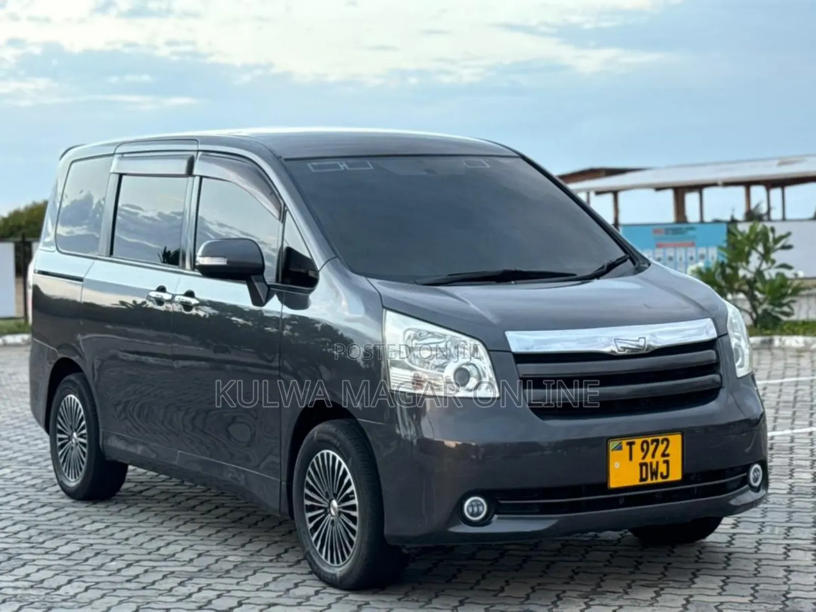 Toyota Noah 2009 Black