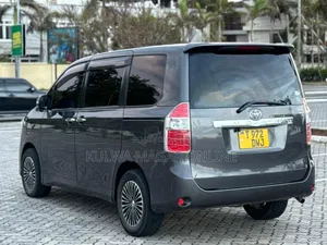 Toyota Noah 2009 Black