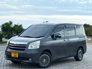 Toyota Noah 2009 Black