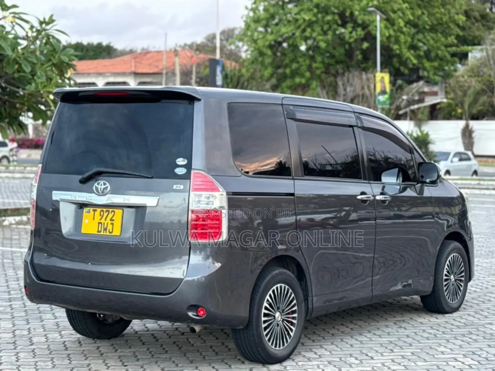 Toyota Noah 2009 Black