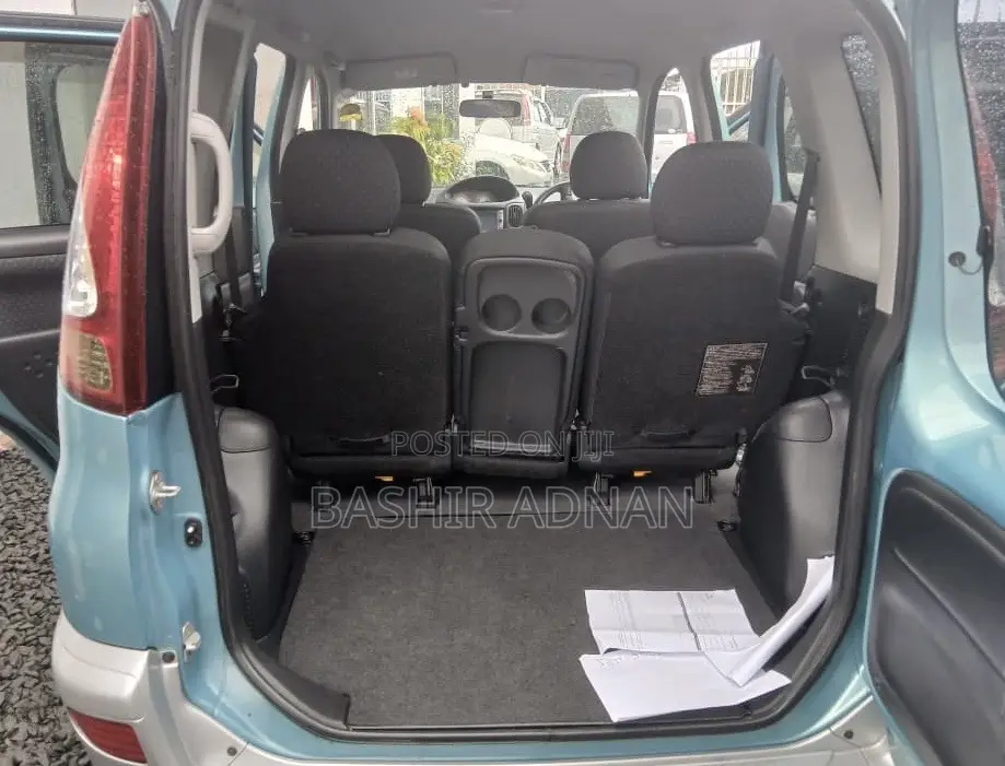 Toyota Fun Cargo 2004 Blue