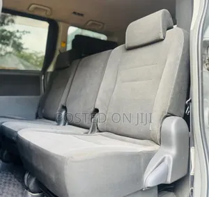 Toyota Noah 2010 Silver