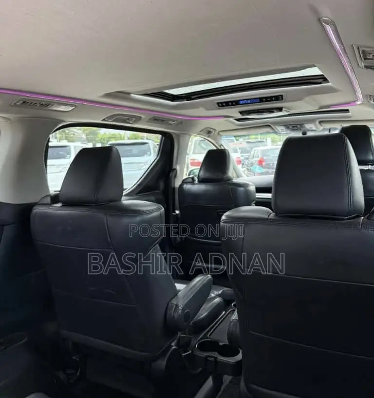 Toyota Alphard 2.5 Petrol FWD 2016 White
