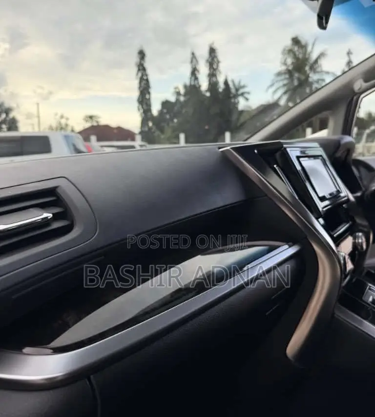Toyota Alphard 2.5 Petrol FWD 2016 White