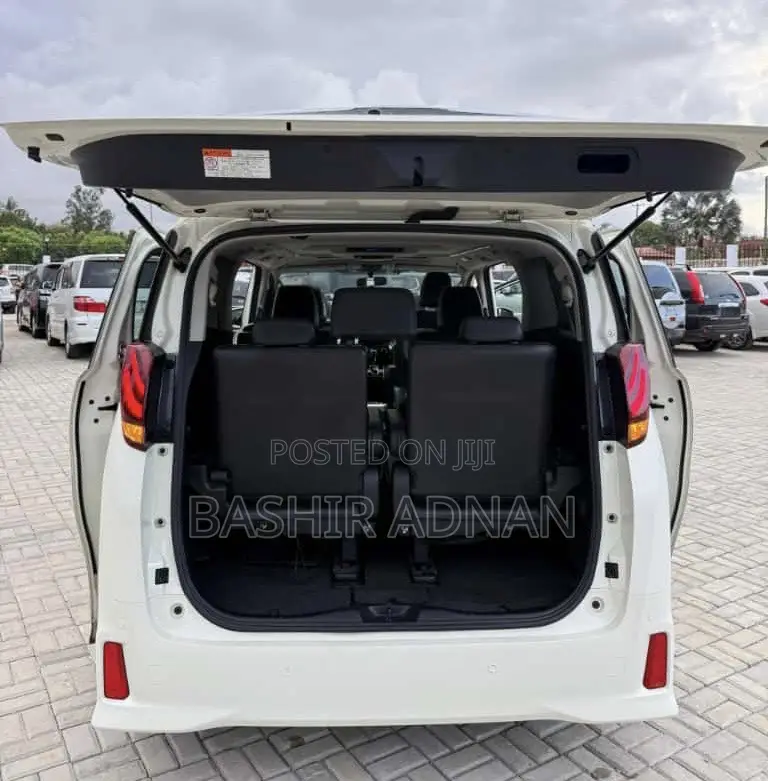 Toyota Alphard 2.5 Petrol FWD 2016 White