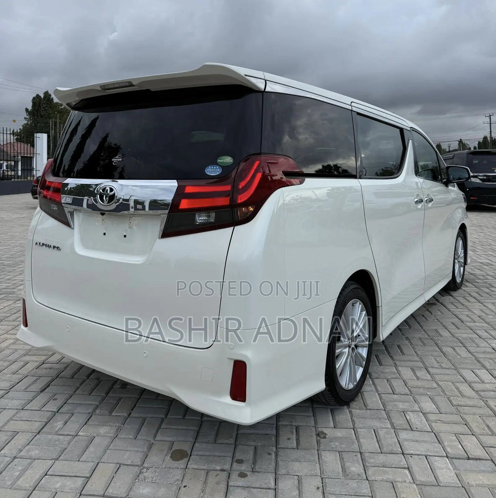 Toyota Alphard 2.5 Petrol FWD 2016 White