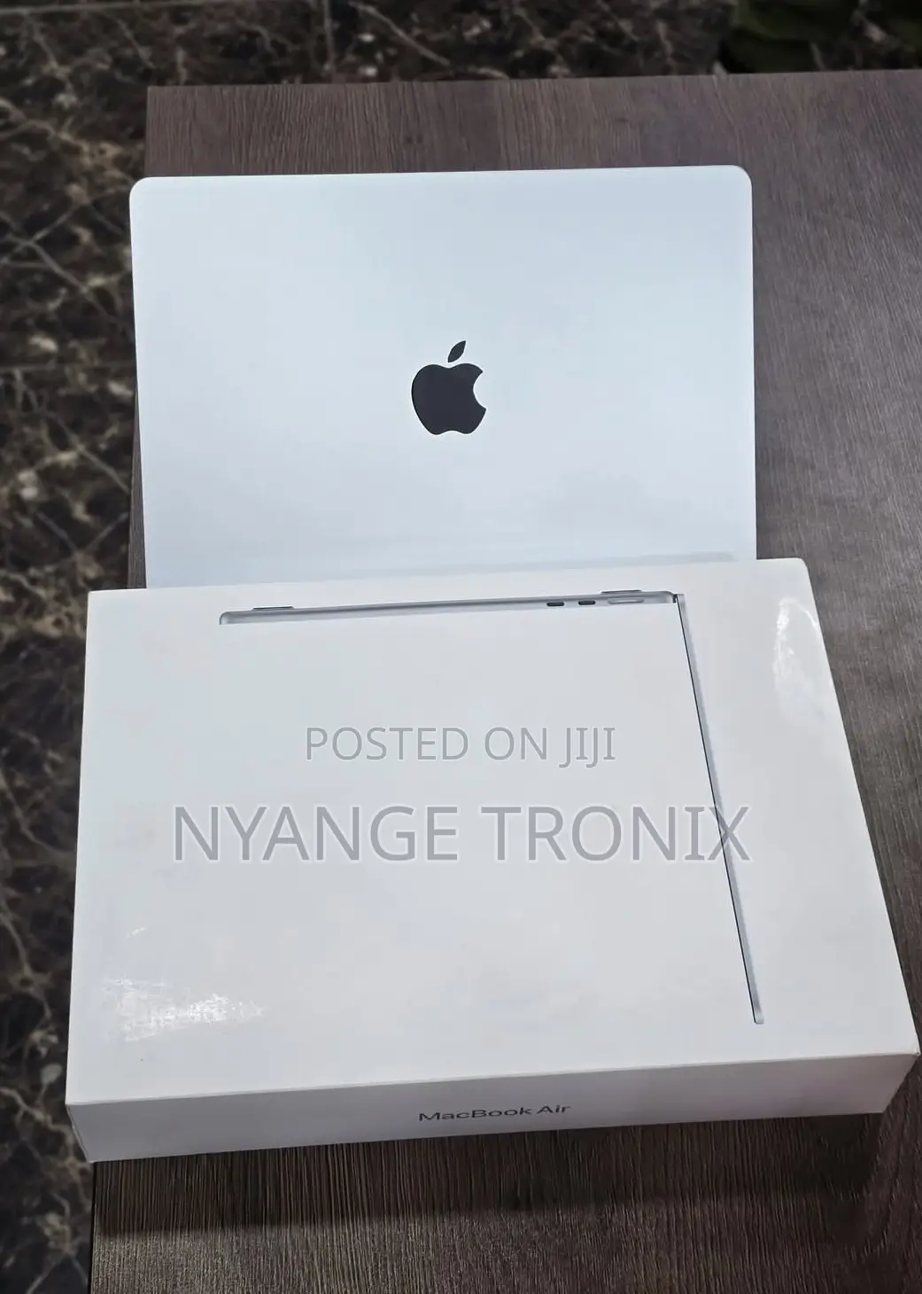 New Laptop Apple MacBook Air 2025 M4 13-Inch 16GB Apple M4 SSD 256GB