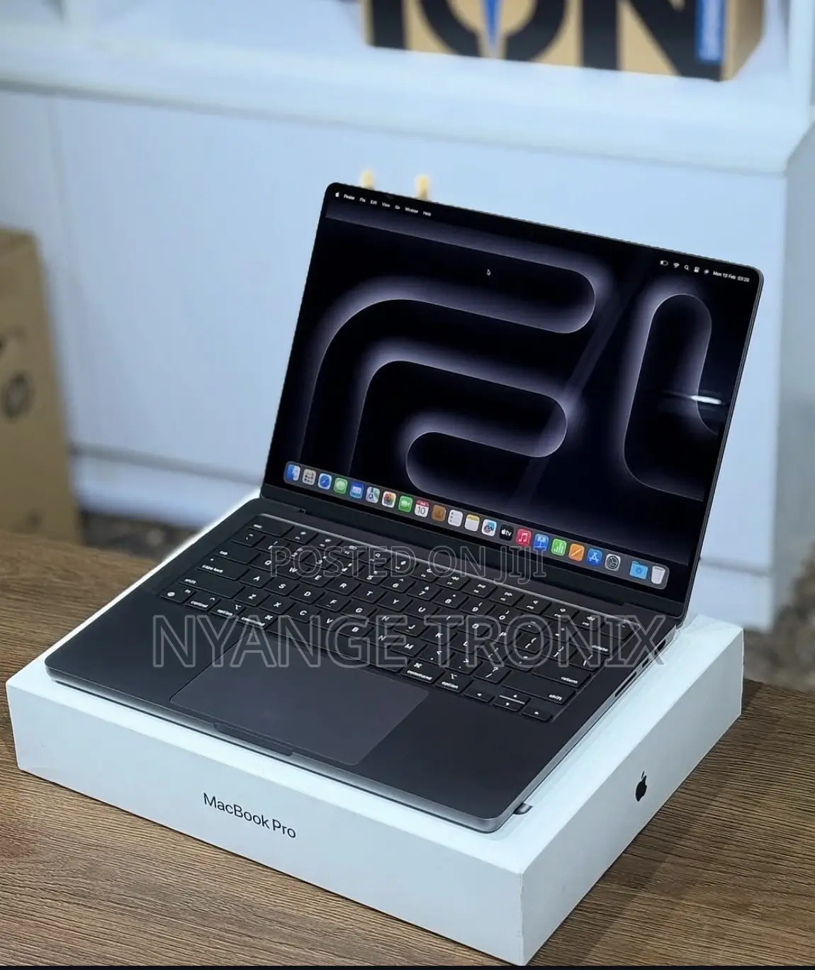 New Laptop Apple MacBook Pro 16GB Apple M4 SSD 512GB