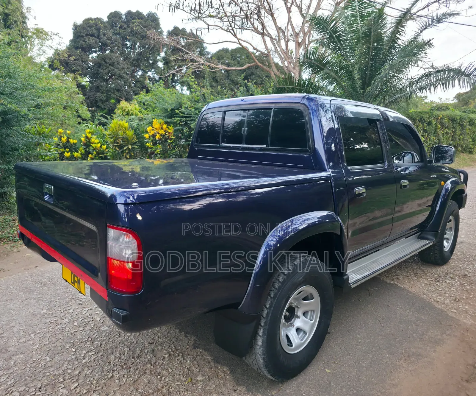 Toyota Hilux 2002 Blue