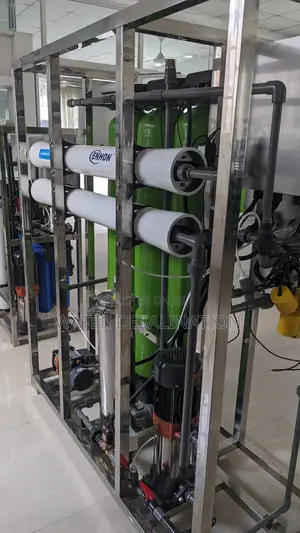 Reverse Osmosis Machine for Water Desalination and Treatment
