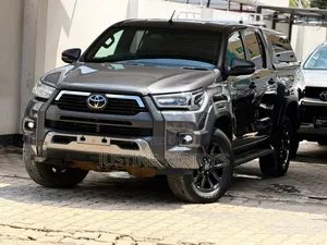 Toyota Hilux 2021 Gray