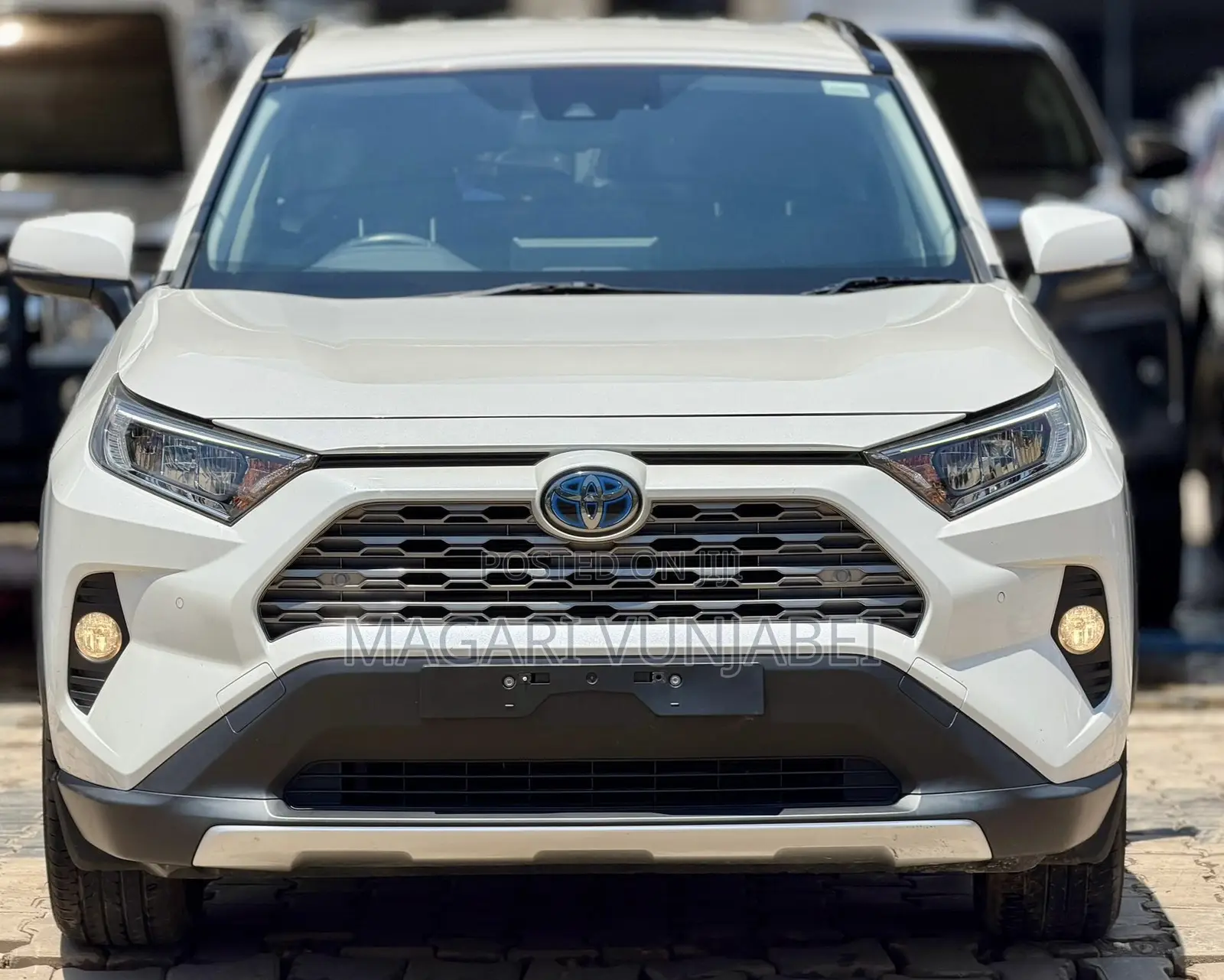 Toyota RAV4 Hybrid 2019 Off white