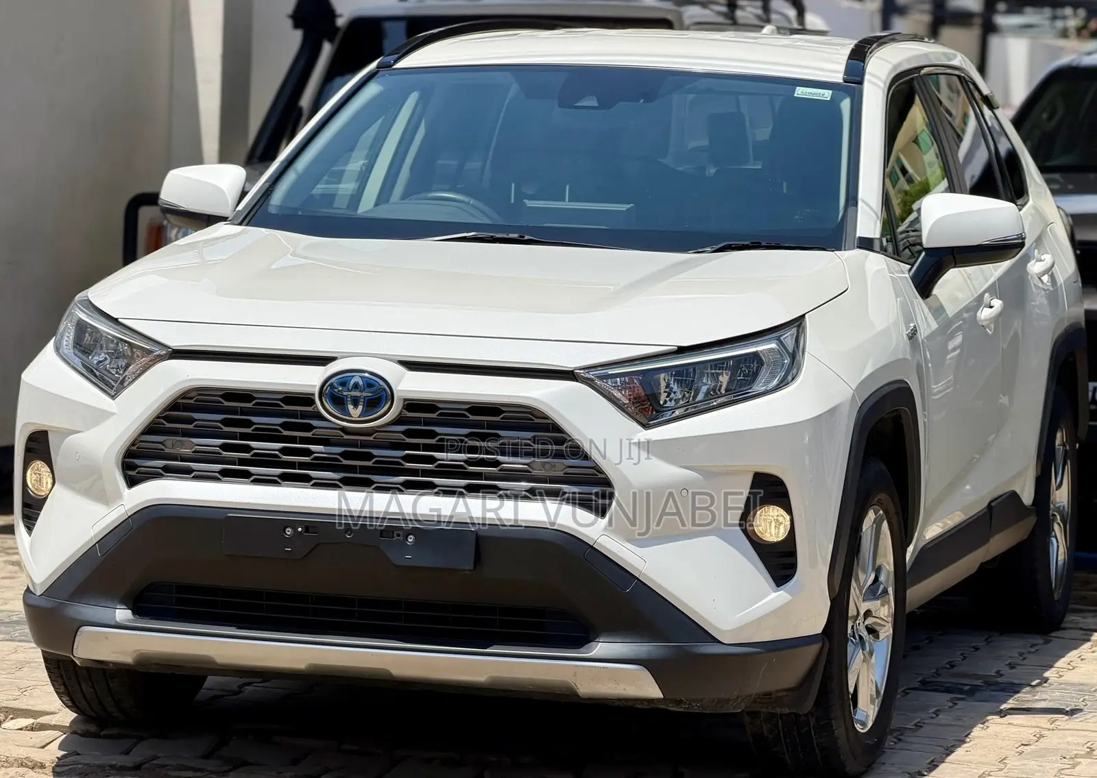 Toyota RAV4 Hybrid 2019 Off white