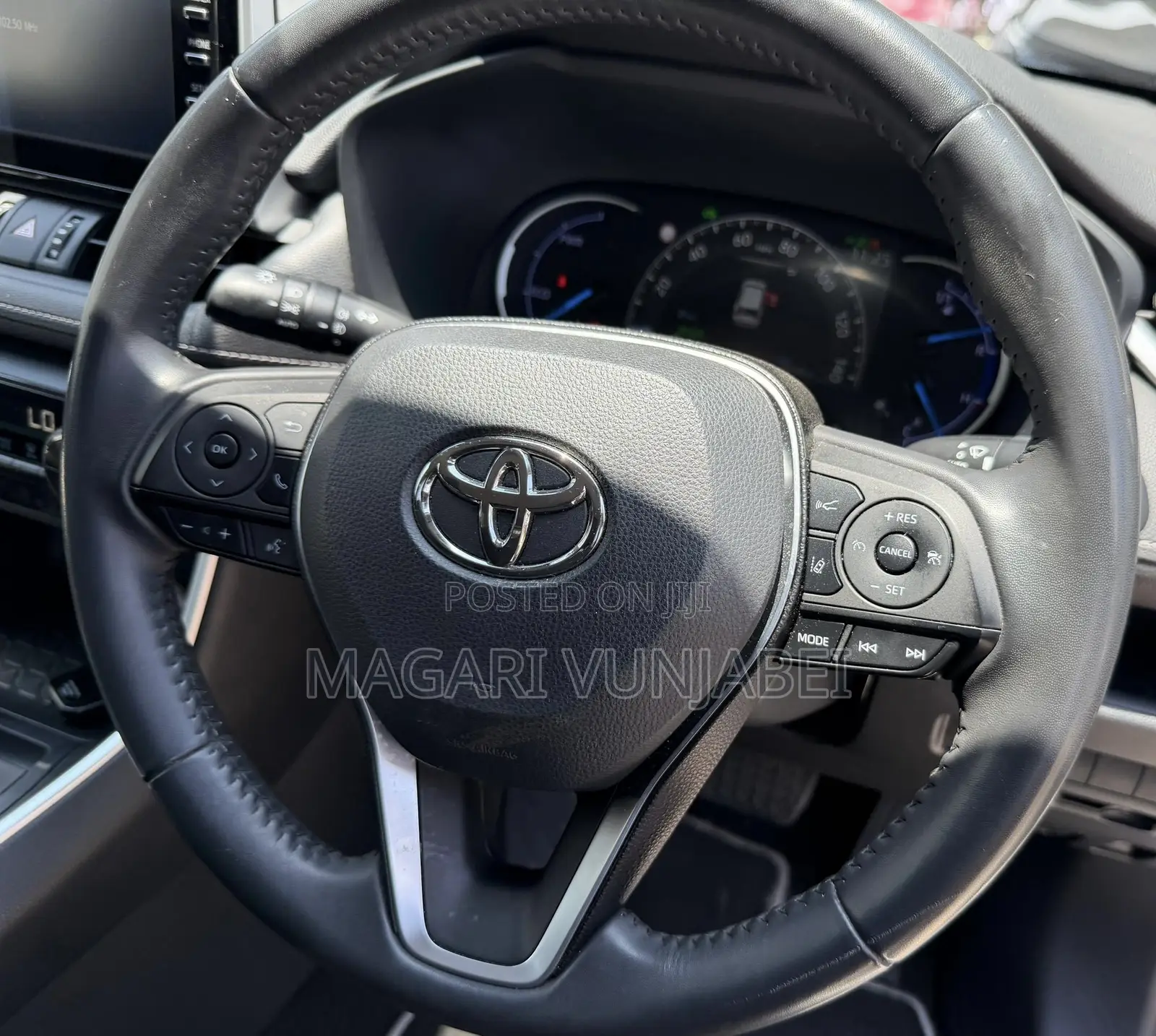 Toyota RAV4 Hybrid 2019 Off white