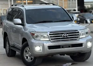 Toyota Land Cruiser 2015 Silver