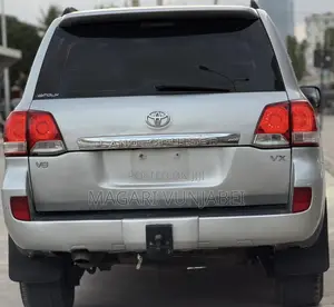Toyota Land Cruiser 2015 Silver