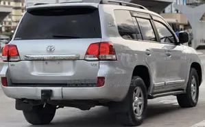 Toyota Land Cruiser 2015 Silver