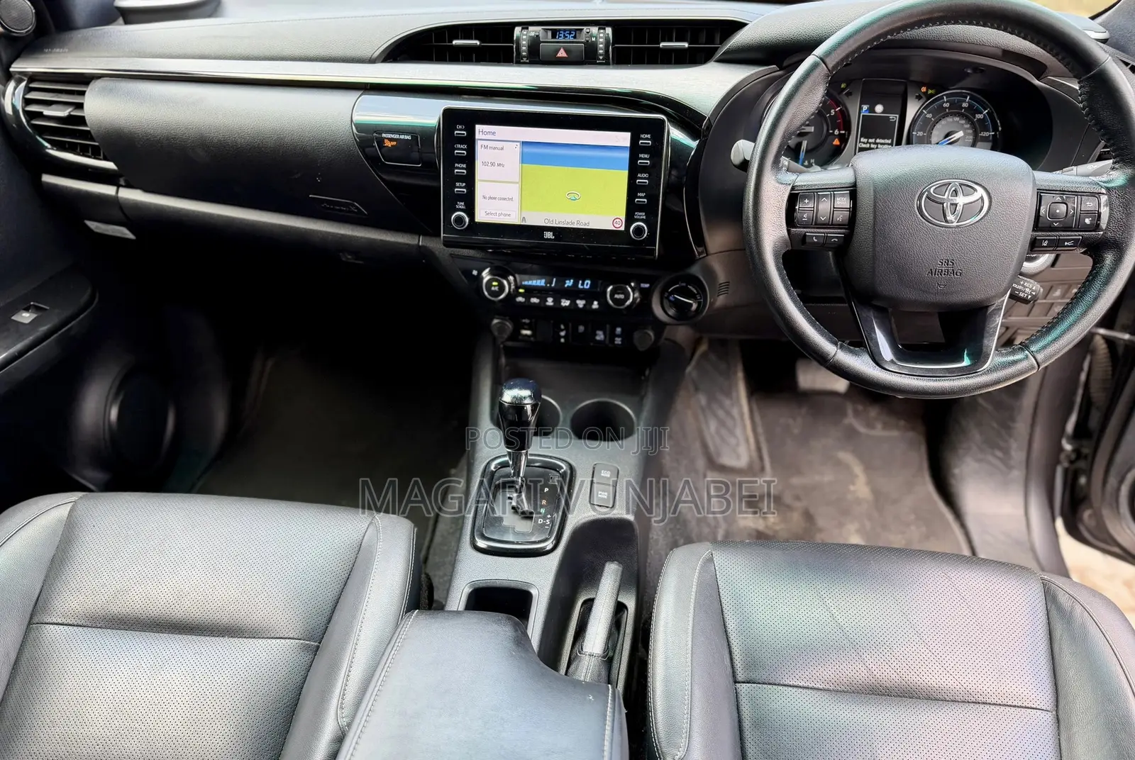 Toyota Hilux 2021 Silver