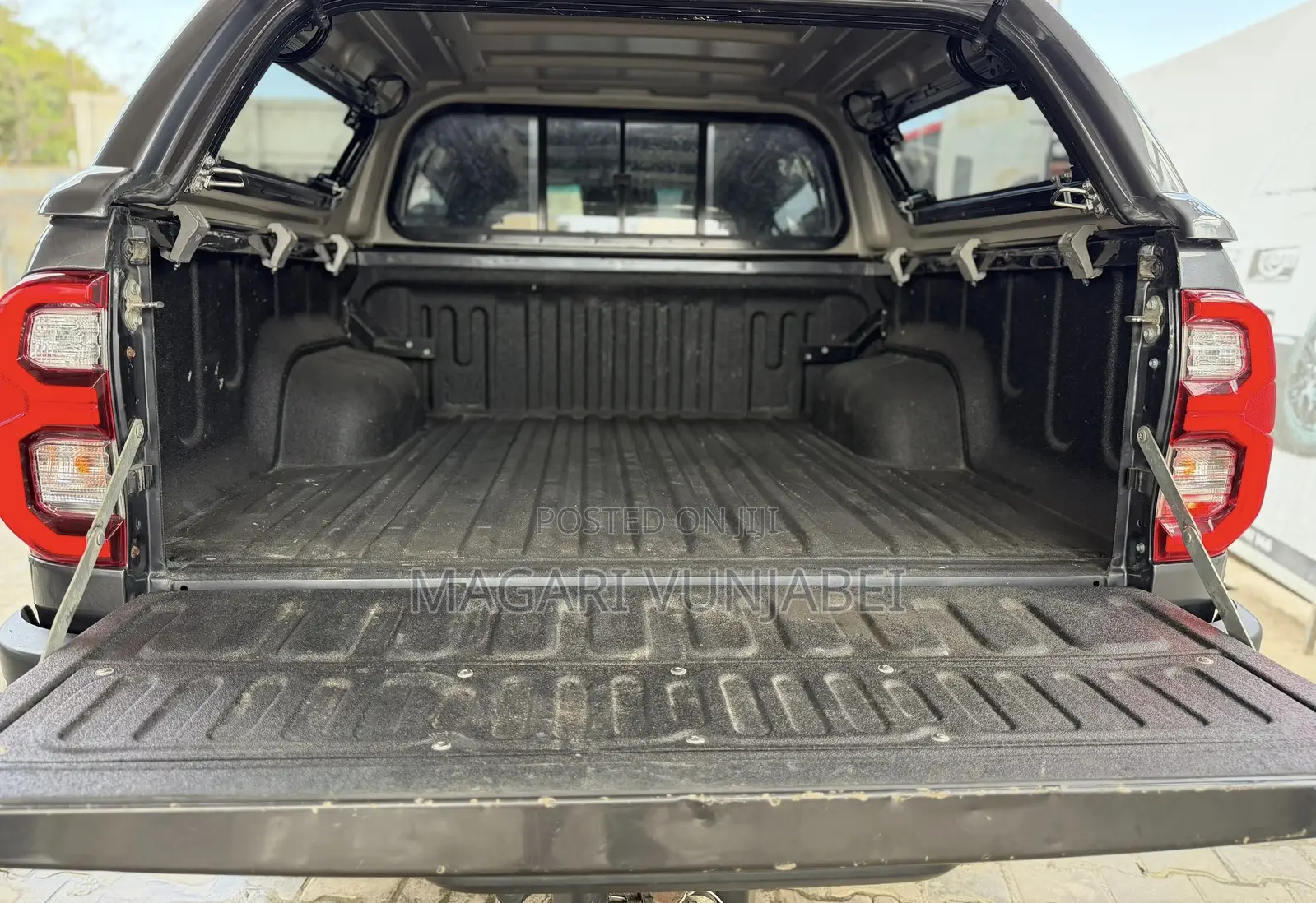Toyota Hilux 2021 Silver