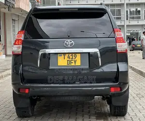Toyota Land Cruiser Prado 2010 Black