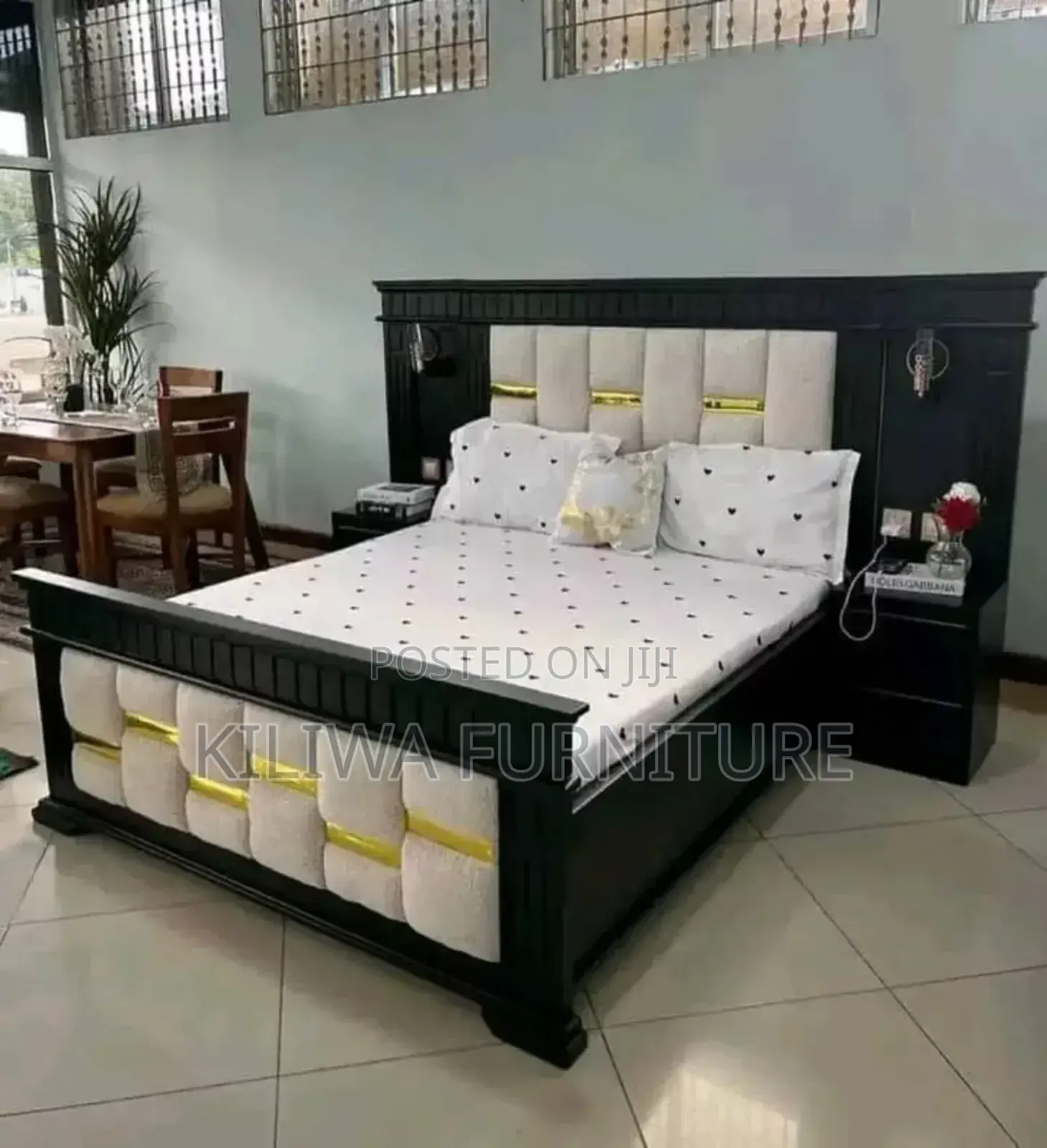 Kitanda Cha Mixer Sofa Na Mbao 5 6 Na Bedside2