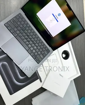 New Laptop Apple MacBook Pro 2024 M3 14-Inch 8GB Apple M3 SSD 512GB