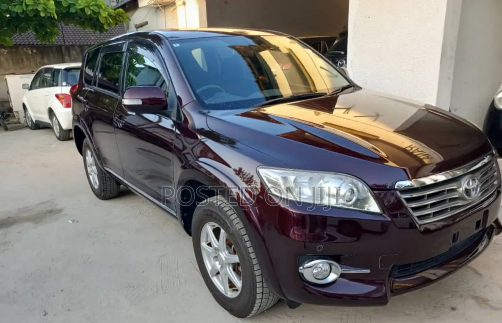 Toyota Vanguard 2010 Maroon