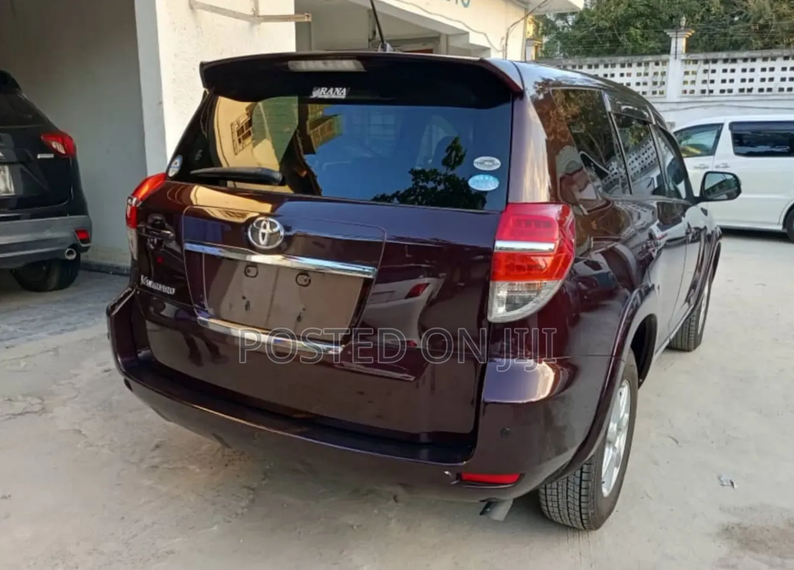Toyota Vanguard 2010 Maroon