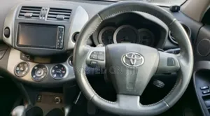 Toyota Vanguard 2010 Maroon