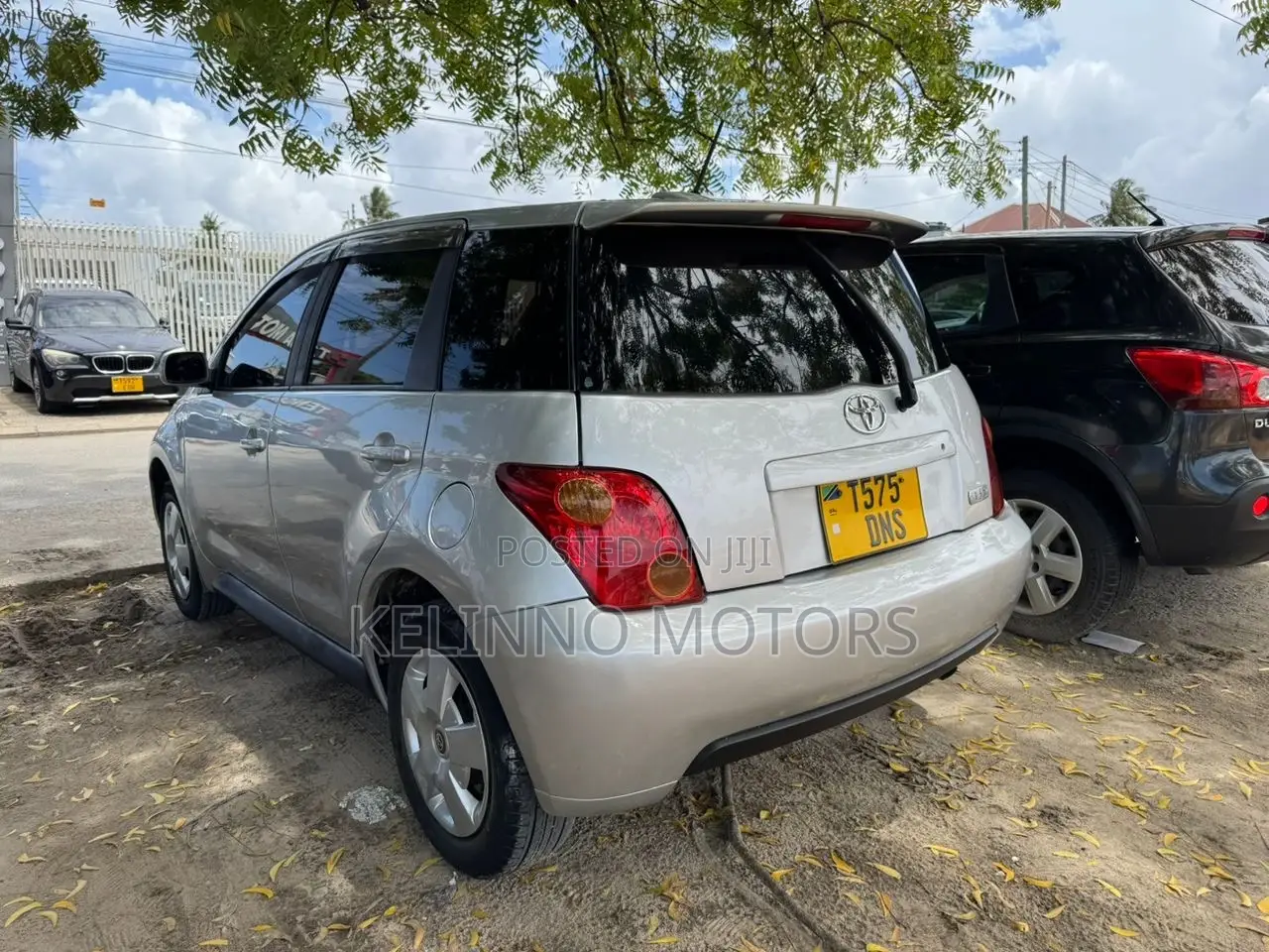 Toyota IST 2003 Silver