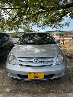 Toyota IST 2003 Silver