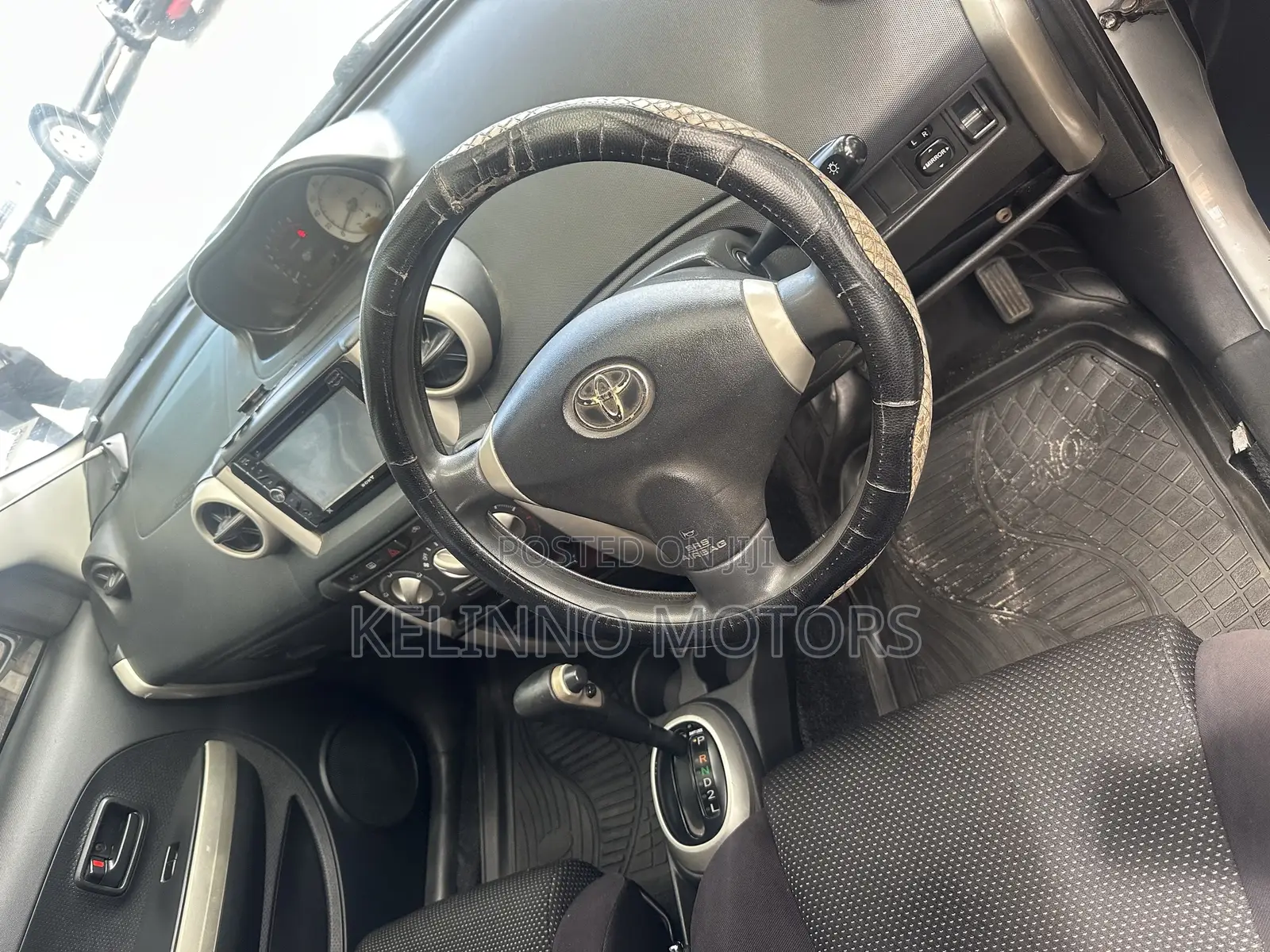 Toyota IST 2003 Silver