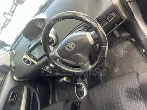 Toyota IST 2003 Silver