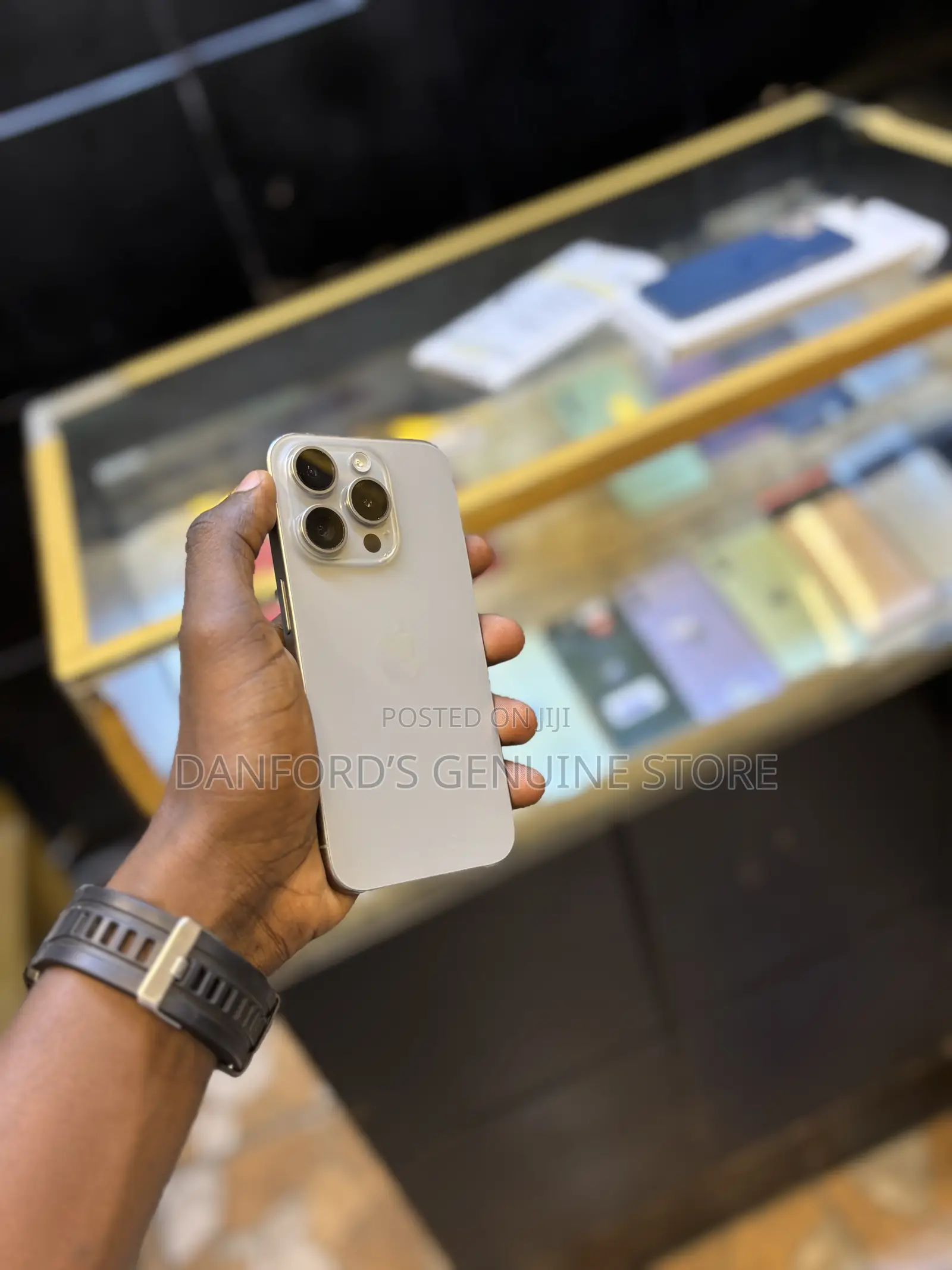 Apple iPhone 15 Pro 256 GB Gold