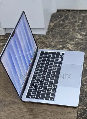New Laptop Apple MacBook Air 2025 M4 15-Inch 24GB Apple M4 SSD 512GB