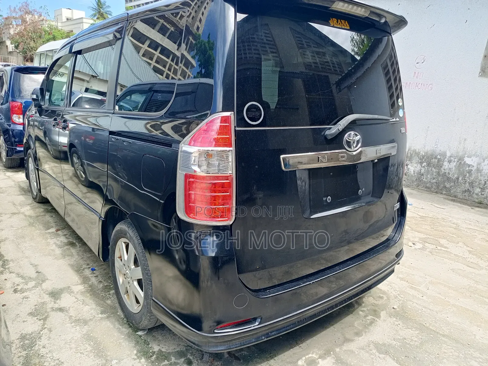 Toyota Noah 2.0 143hp AWD (8 Seater) 2008 Black