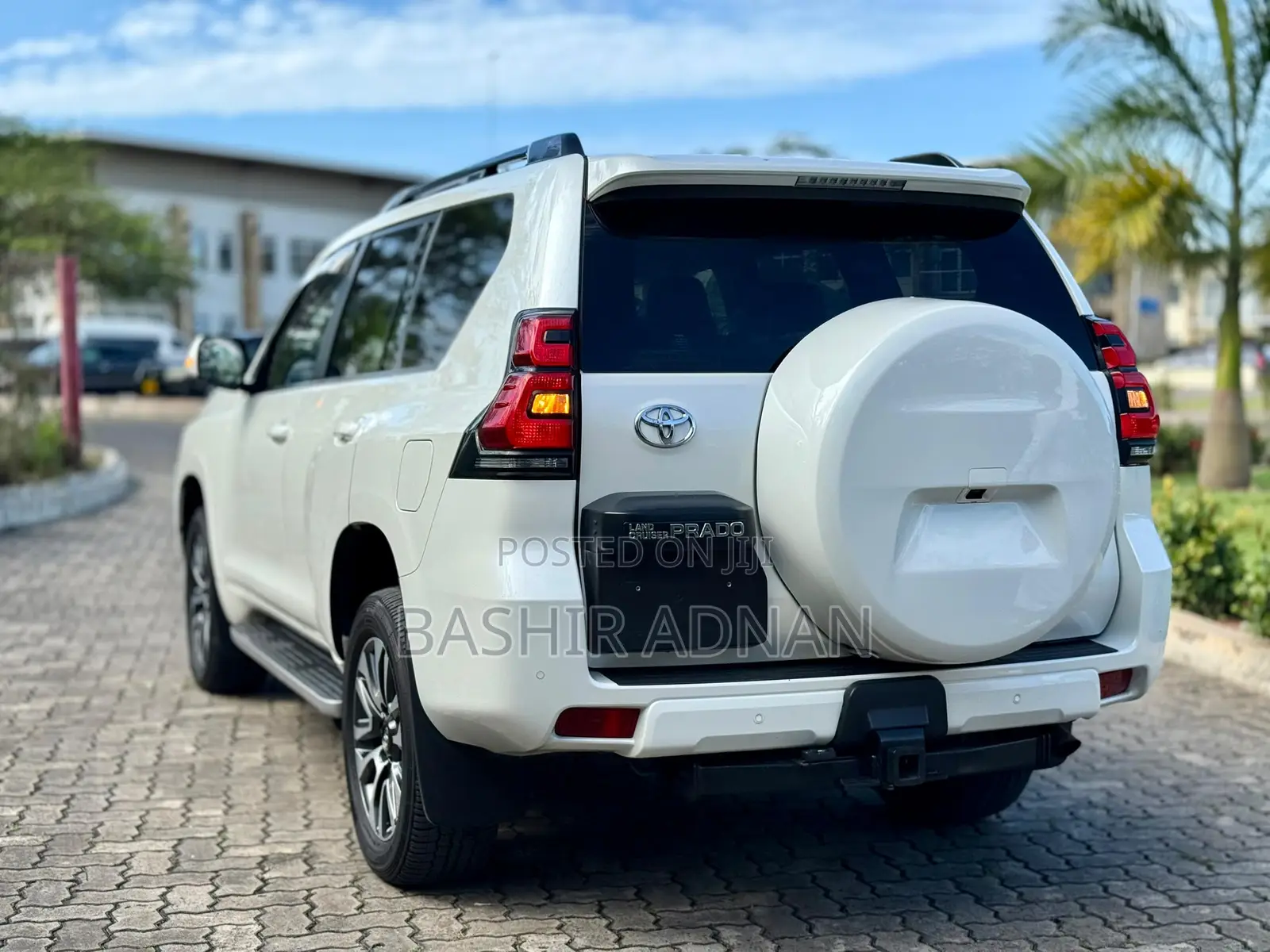 Toyota Land Cruiser Prado 2.8 2023 White