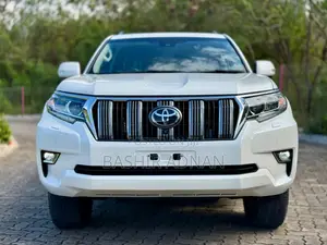 Toyota Land Cruiser Prado 2.8 2023 White