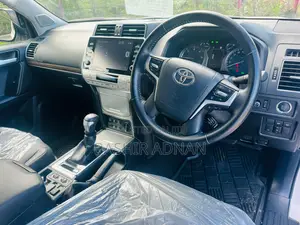 Toyota Land Cruiser Prado 2.8 2023 White