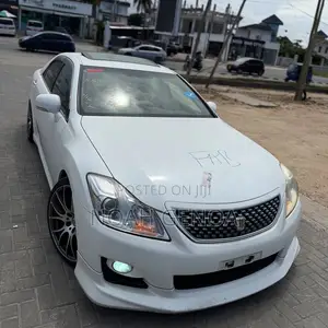 Toyota Crown 2009 White