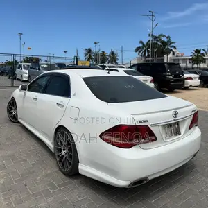 Toyota Crown 2009 White