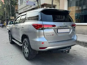Toyota Fortuner 2.4 D AWD 2018 Gray