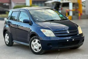 Toyota IST 2003 Blue