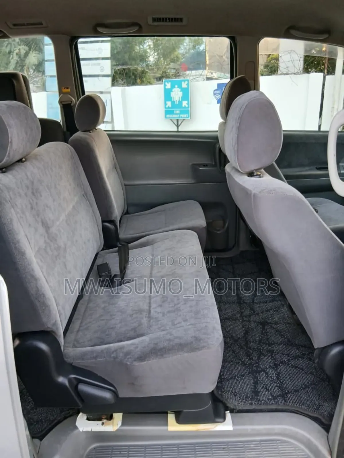 Toyota Noah 2005 Silver