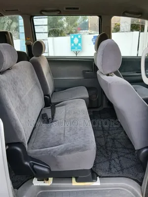 Toyota Noah 2005 Silver